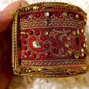 RUBY RED & GOLD TONE CUFF BRACELET HINGE RHINESTONES EUC